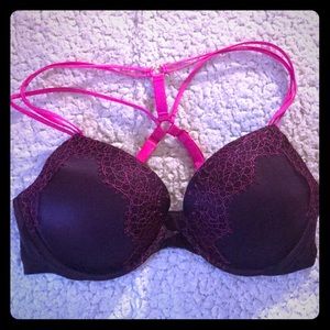 Strappy front closure VS bra